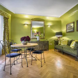 Hotel Black Star